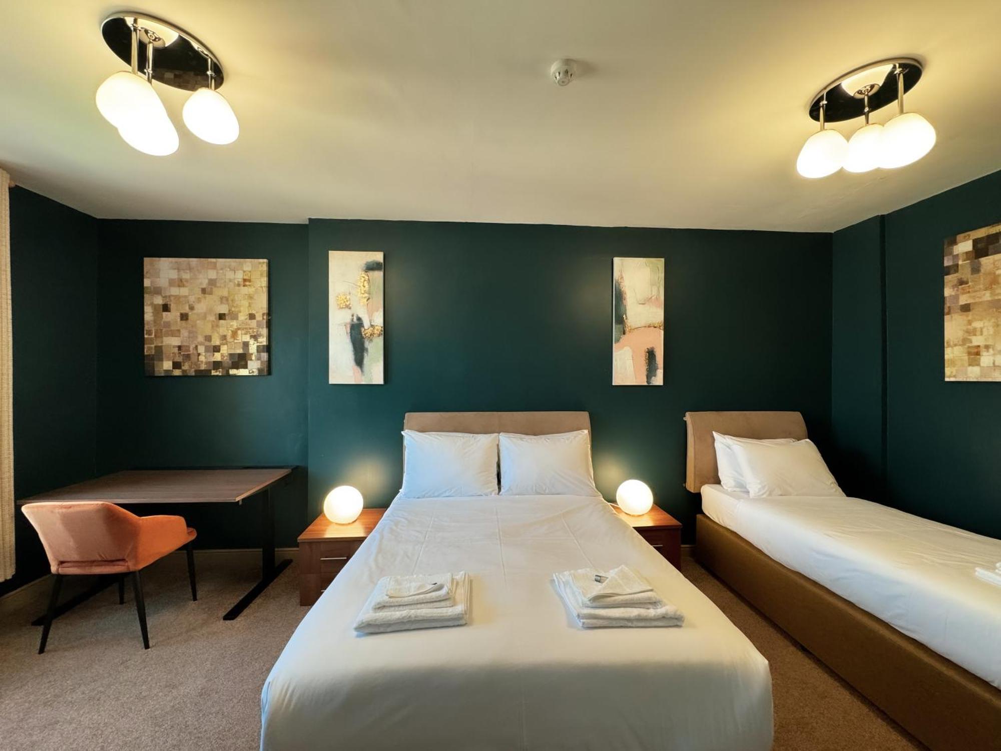 Nomi Rooms & Restaurant Бангор Экстерьер фото