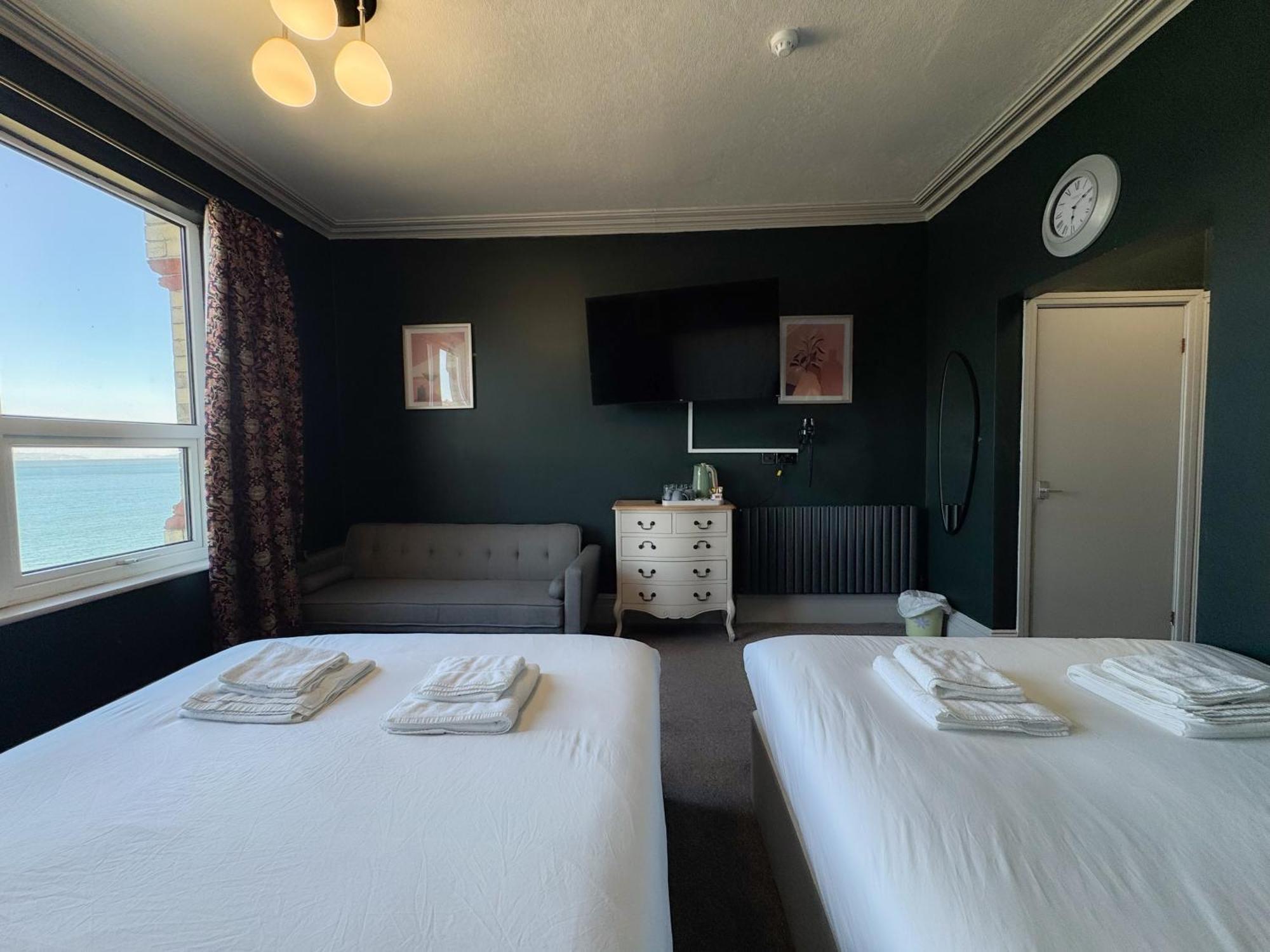 Nomi Rooms & Restaurant Бангор Экстерьер фото