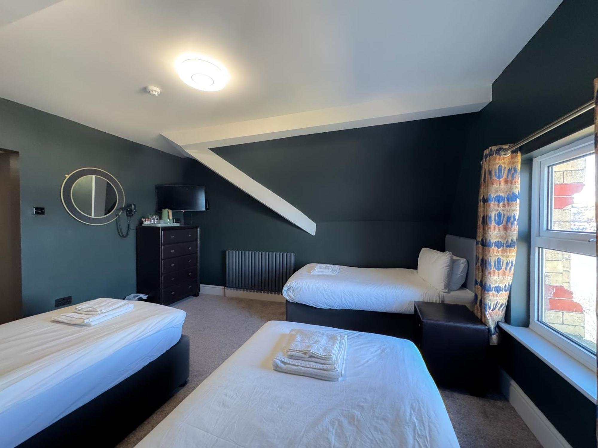 Nomi Rooms & Restaurant Бангор Экстерьер фото
