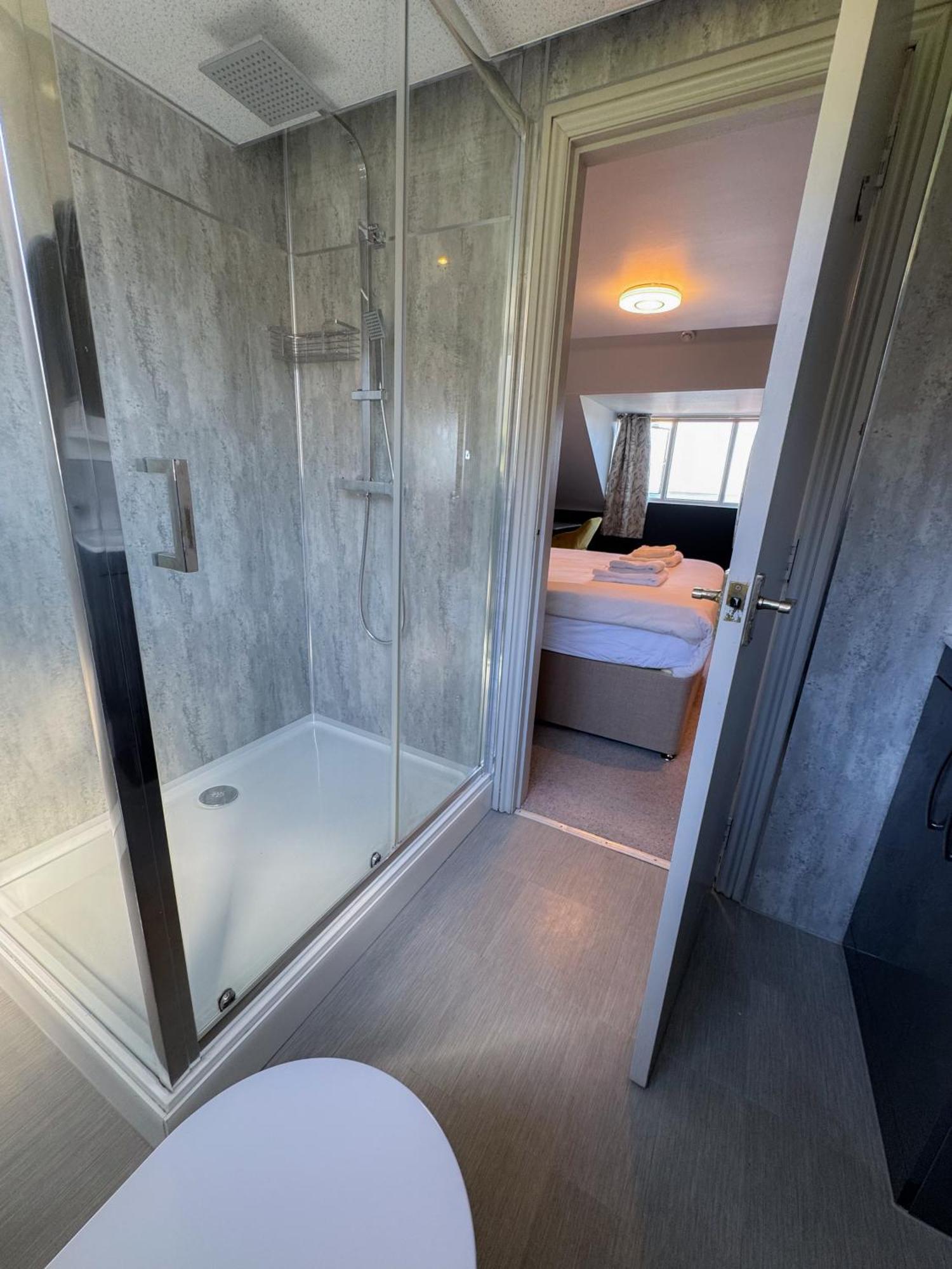 Nomi Rooms & Restaurant Бангор Экстерьер фото