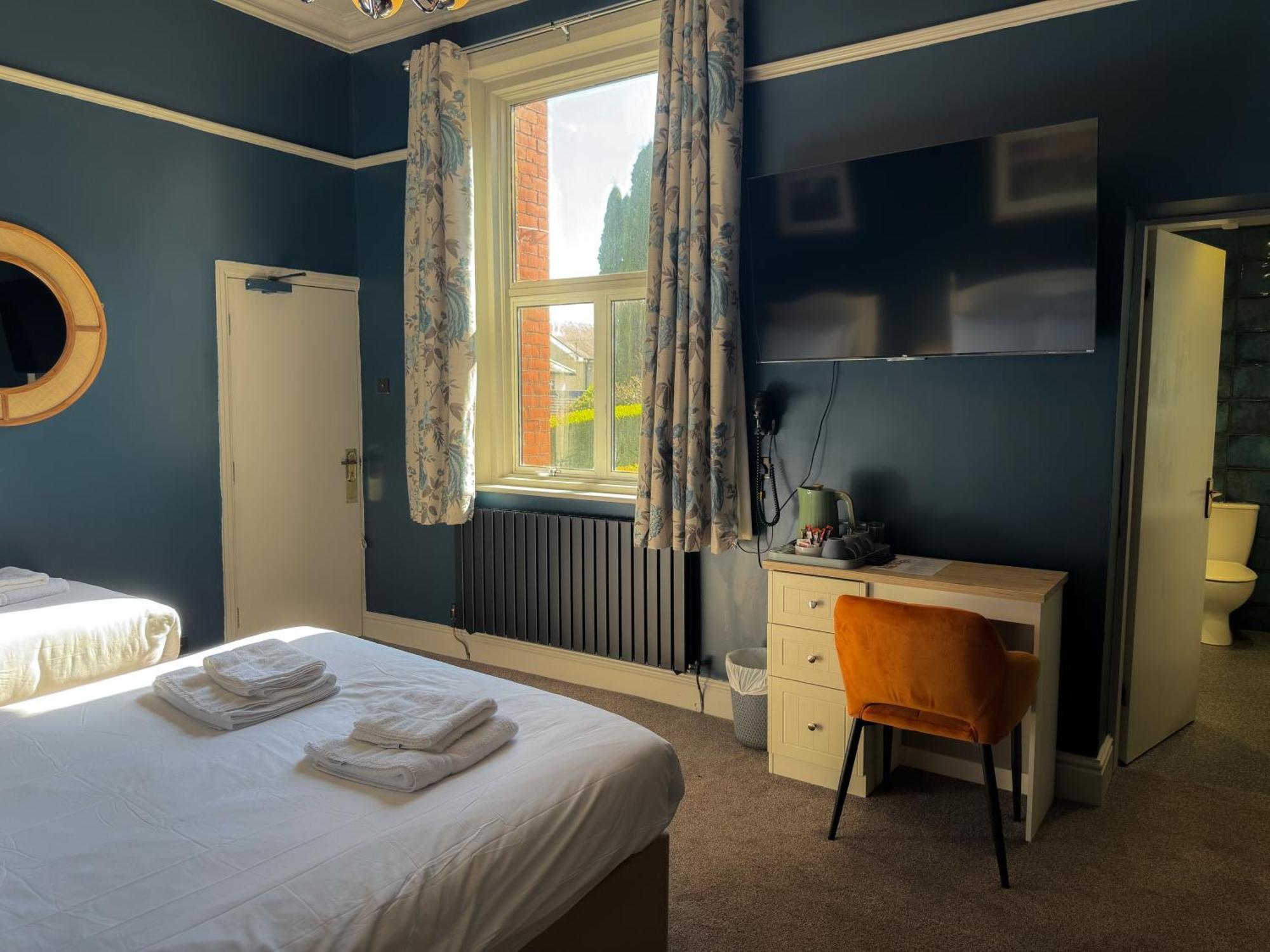 Nomi Rooms & Restaurant Бангор Экстерьер фото